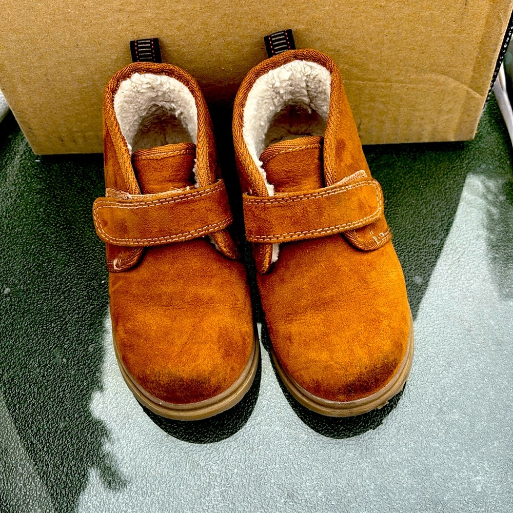 Cat and Jack Velcro tab suede boots toddler